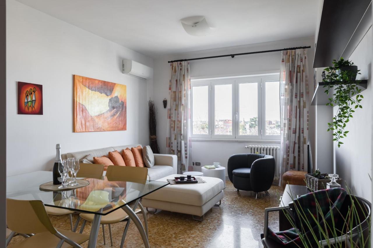 Amoretti Apartment, 6 Persone, 3 Camere, 2 Bagni, Balcone, Wi-Fi, Metro B Monti Tiburtini Roma Exterior foto